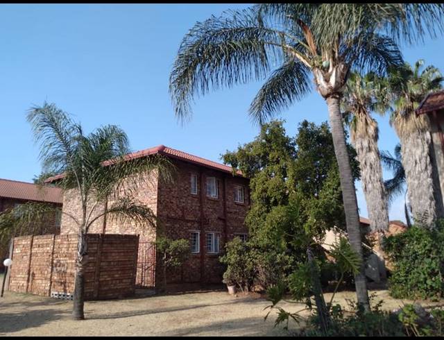 2 BEDROOM PROPERTY TO RENT IN MORELETAPARK